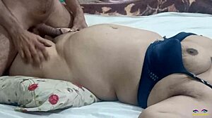 นมใหญ่ aunty desi netu โดนเย็ดแรงๆ ในท่า missionary