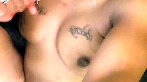 Hej, přistižená při močení na balkoně, pak mi mistr vyprášil do pusy!