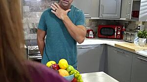 Hé, bedankt stiefpapa Peter Fitzwell en Chloe Cooper voor alles.