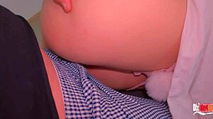 أخ خطوة يتسلل إلى غرفة أخت خطوة ساخنة لفعل جامح!