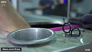 Уау, чукане в бръснарница с Морган Блейк и Итън Чейс!