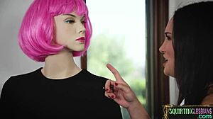 Lesbian memek basah flex dan mengerang keras