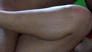 Vau, pogledaj ovu Latininu veliku guzu kako je udara BBC dok vara kukavnog muža! Kakva divlja vožnja!