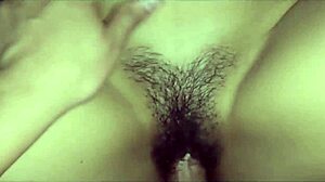 Después de la fiesta mi vecino se queda para sexo anal salvaje en la cama