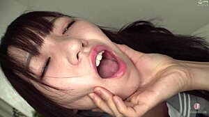 Senior berbagi persahabatan baik hati dengan Kana Shiraishi