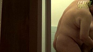 Camila Cortez hrănește țâțele și fute tare!