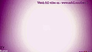 Zvrácený doktor a sestra dávají ruční práci Arii Lee a Lulu Chu v nemocnici.