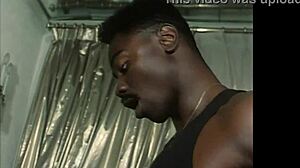 Vieze Nympho Smacht naar Grote Zwarte Lul in Vintage HD