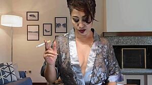 Ich fühle mich so unartig, rauche Marlboro und necke meine Titten