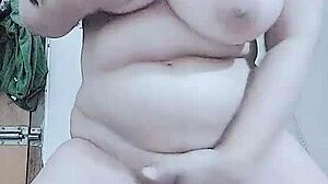 This masturbation video has big boobs and boob play