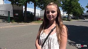 Маленькая шлюха леди баг жестко трахается на бильярдном столе