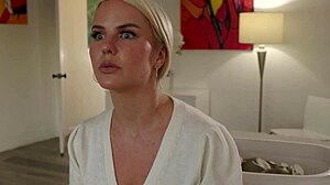 Apovstory experiment med slimthick Vic Marie i het cumshot action