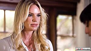 Ich kann nicht aufhören, den Körper meiner Stiefmutter zu lecken