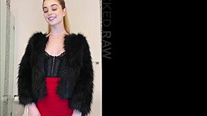 SeXy Molly duboko sisa ogroman crni kurac sa strašću