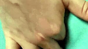 Wow! Lahko ta MILF v tesnih legingah draži in sedi na tvojem obrazu nocoj?