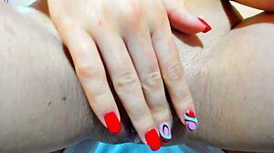 Szép Nagy Mellű Barna Myla Angel Nyújtja Nedves Punciját és Játszik Intenzív Szex Után Fiúval.