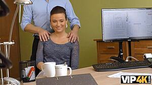 וואו! מילף מקבלת זיון מהיר לא מתוכנן ויודעת שכסף מגיע בקרוב!