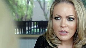 Lanet Olsun, Milf Sarışın Genç 18+'i O Kadar Sert Makaslıyor!