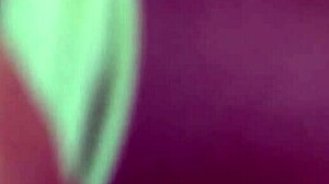 Η γυναίκα μου χρησιμοποιεί τεράστιο δονητή στην παραλία κρυφά καταγεγραμμένο