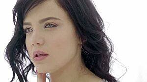 teen amateur tugs and fingers before sucking