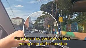 no ponto de onibus tirei pau pra fora e arrisquei masturbaçao