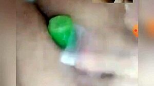 She masturbates with me, watch closely! 😉