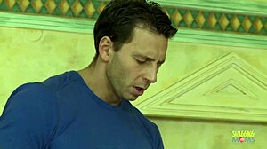 Memeknya Gemetar Saat Dia Rim Lubang Belakang Ketat Sambil Ngesot Kontol Lain