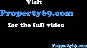 Kreampaj u ukusnu pičku moje komšinice - progutaj sve?