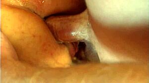 Babiččina dobře použitá prdel roztáhnuta široce v interracial oleji