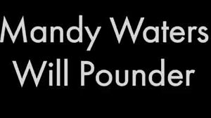 Mandy Waters seduce a compañero con su apariencia para irse temprano a la playa con amigas.