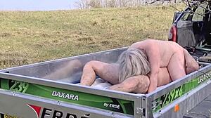 Bunicuța înghite spermă după acțiune anal intensă!