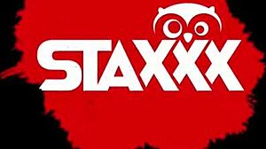 La coquine japonaise laisse jouir dans sa chatte poilue