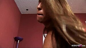 Żona z wielkimi cyckami Alissandra Monroe zdradza mocno