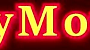 เลดี้บอย Pond เล่นตัวเองคนเดียวในห้องน้ำ