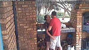 42 साल की पत्नी को 18 साल के लड़के से चोदते हुए पकड़ा गया रॉ घरेलू एक्शन में