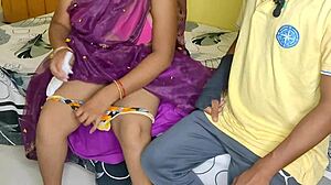 زوجة أب تتوسل من ابنها لفوطة ثم تطالب بضرب كسها بقوة