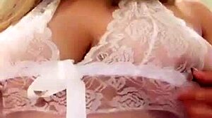 Bouncy big tits bouncing in motion