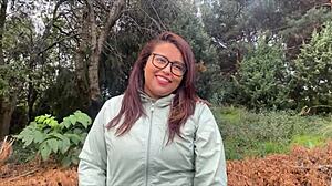 Infirmière Milf Suce Bite en Voiture pour Argent dans la Rue