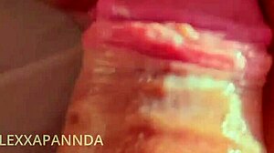 Teen de 18 años tiene sexo en su cama con su padrastro!