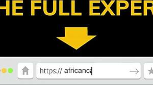 Черная шлюха сосет белый член ради кончи на лицо