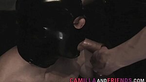 I see dis shemale in latex gettin sucked in a threesome.