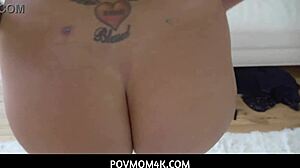 Yo, styvmamma Lolly Dames och jag smider planer mot styvpappa för pengar