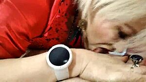 Merde ! Aimee la milf chaude me suce comme une reine !