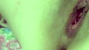 Milf reaches orgasm in close-up homemade fucking