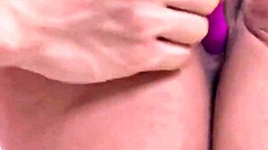 大統領の奥さんを激しいオナニーでイカせる手伝い