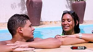 fodendo o cu do novinho safado em casa