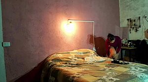 Española Cahonda feels intense pleasure while masturbating alone