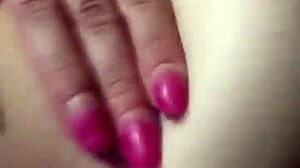 Tetona le rebotan mientras se lo meten en conce