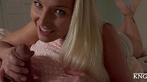 Bästa avsugningsupplevelse med milf som suger monsterkuk i pov