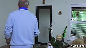 Homemade BLOWJOB FACIAL - Latina Teen Shows Skills from Porno Experience